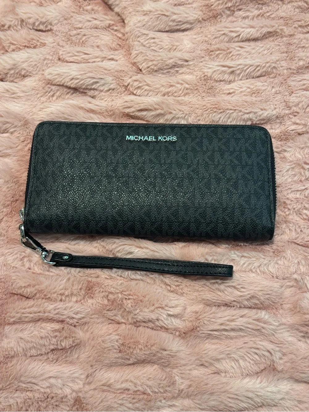 Michael Kors Black Signature Zip Wristlet Wallet